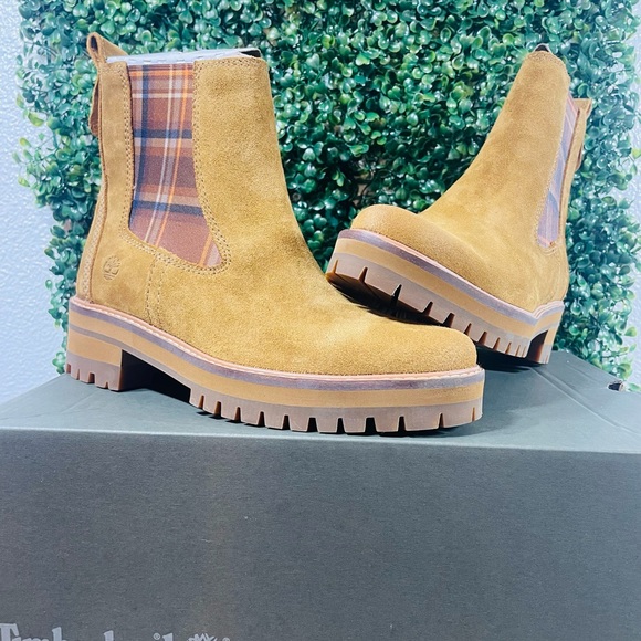 Timberlands - Picture 3 of 3